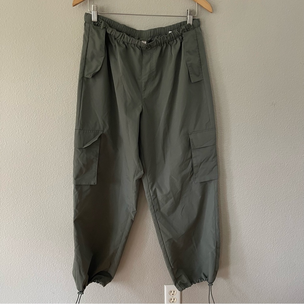Zoe + Phoebe Olive Parachute Pants Size L (Juniors)